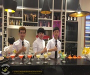 南沙萬達廣場【維意定制家具】黃金周活動、邀請展翅調酒師團隊作為演出嘉賓